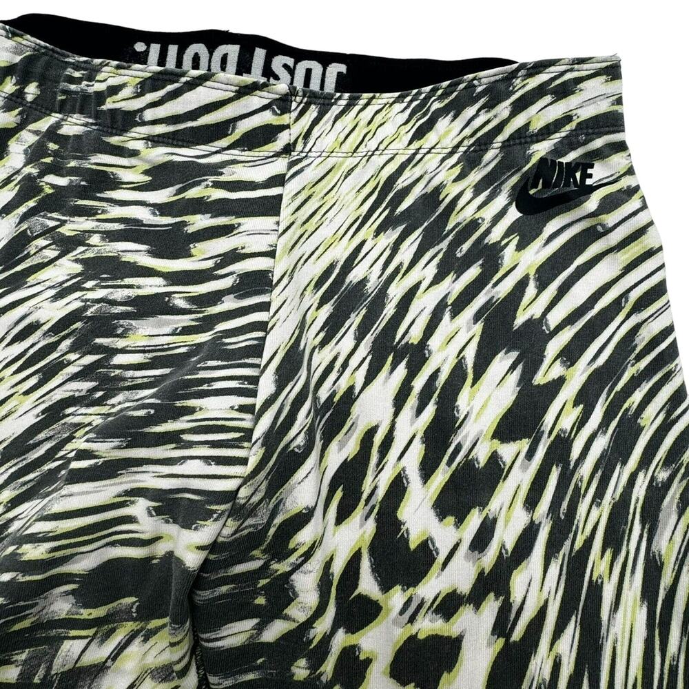 NIKE | Women's Medium Animal Print Just Do It Athleisure Leggings Yoga Pants